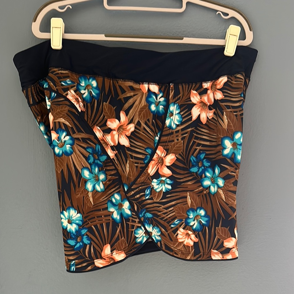 Land’s End Floral Women's Swim Board Shorts